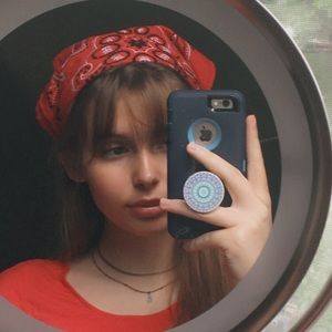 Meet your Posher, Amelia